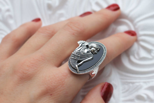 Bague Moderniste Ancienne En Argent 925 Et Verre Taillé Noir - Occasion - France