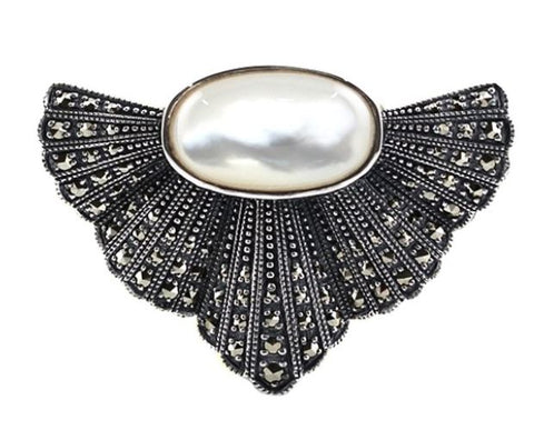 broche la metrop art deco nacre