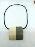 Collier ébène et houx